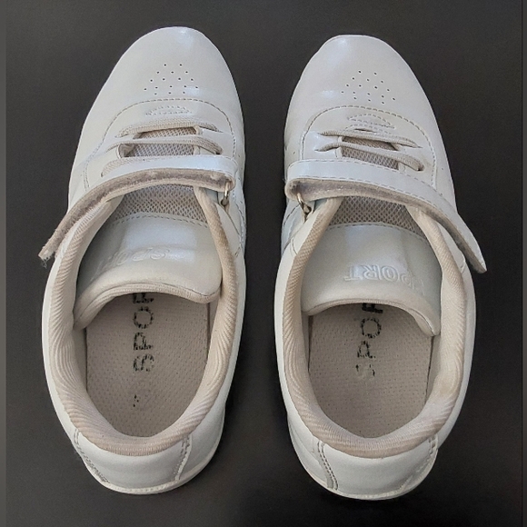 Sport White Cheer Shoes / Size 2 - Picture 2 of 6